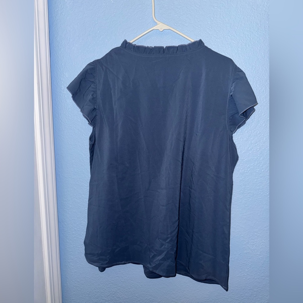 NWT BLOOMCHIC Women’s Navy Blue Button-Front Blouse Size 14-16 - Picture 10 of 11
